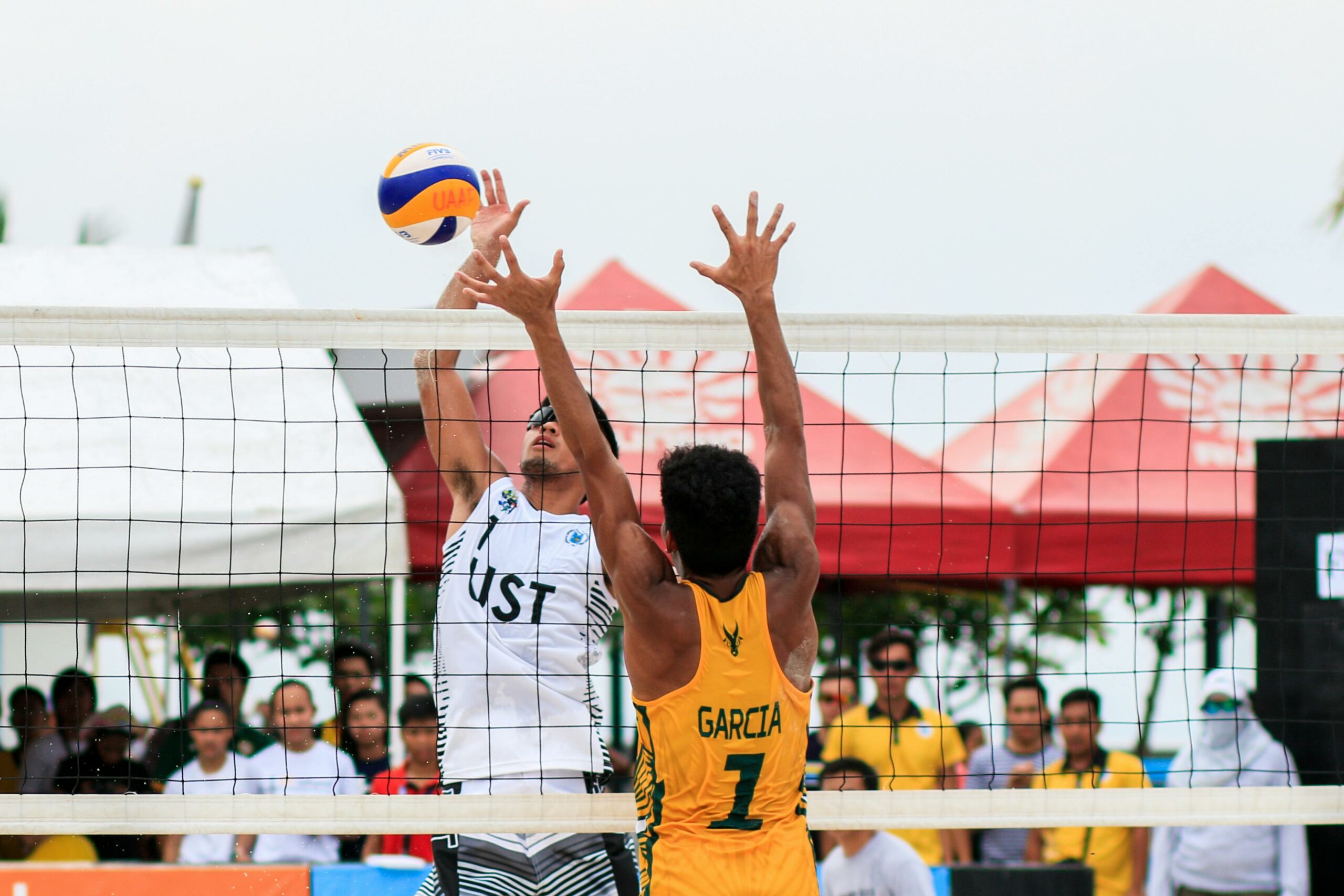 Améliorez votre jeu de Volleyball avec ces accessoires essentiels